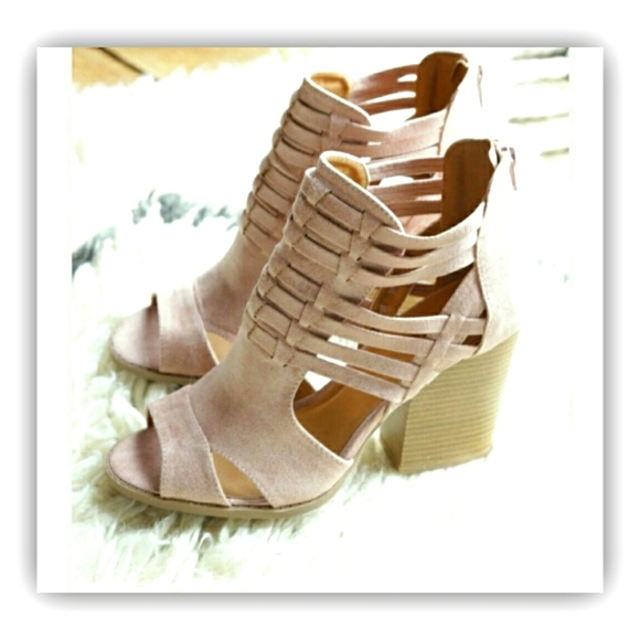 BLUSH CUTOUT PEEP-TOE BOOTIE - Picture 2 of 4